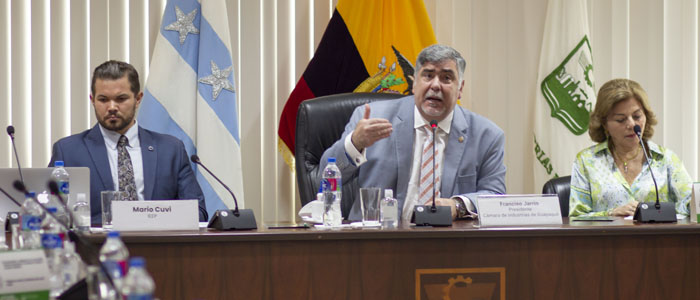 Inversion para la reactivacion del Ecuador